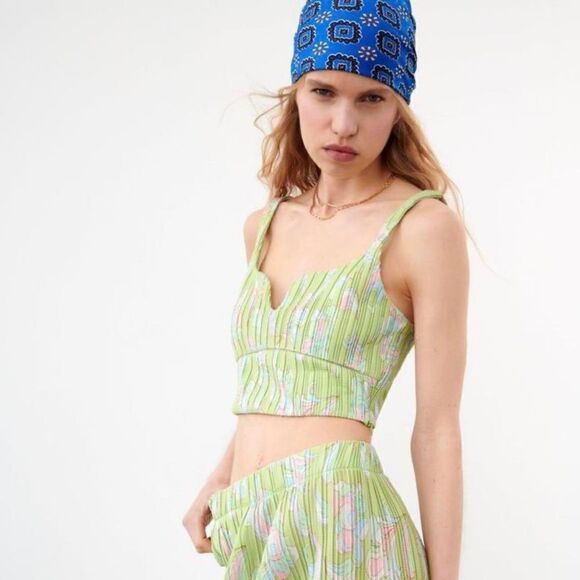 NWOT Zara Green Floral Printed Pleated Crop Top, Size Small - Picture 6 of 16